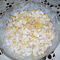 Sałatka z wędzonej piersi kurczaka