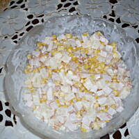 Sałatka z wędzonej piersi kurczaka