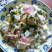 Sałatka z pierożkami