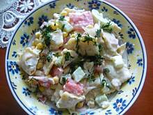 Fot. onlyred, Sałatka z pierożkami
