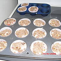 Muffinki truskawkowe z cytrynowa posypką i lukrem