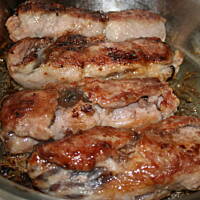 Mix - Roladki z boczkiem śliwkami serem i grzybami w sosie kasiuli