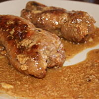 Mix - Roladki z boczkiem śliwkami serem i grzybami w sosie kasiuli