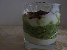 Fot. almond, Orzeźwiający deser kiwi-śmietanka