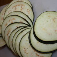 Kotleciki z bakłażana z serem i salami kasiuli