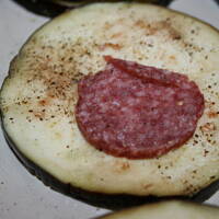 Kotleciki z bakłażana z serem i salami kasiuli