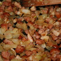 Pieczone bułki z smażoną słodką kapustą kasiuli