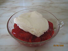 Fot. siekieratkaa, Kisiel truskawkowy z bitą śmietaną