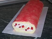 Fot. iwonaz2809, rolada biszkoptowa z truskawkami