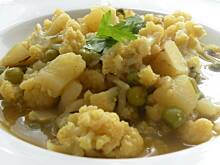 Fot. bbetty, Curry wegetariańskie z ziemniaczkami i kalafiorem