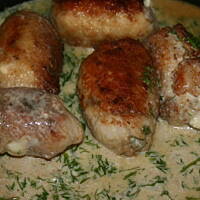 Roladki nadziewane w sosie koperkowym kasiuli