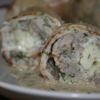 Roladki nadziewane w sosie koperkowym kasiuli