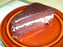 Fot. monisia_ze_szczecina, Ciasto kakaowe z kremem chałwowym