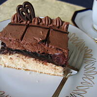 Placek mocno czekoladowo - mocno wiśniowy