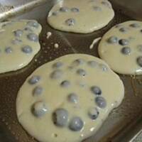 Naleśniki maślane z borówkami