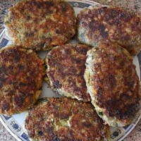 Kotlety jajeczne z pieczarkami i serem