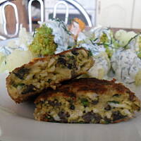 Kotlety jajeczne z pieczarkami i serem