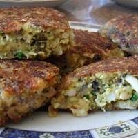 Kotlety jajeczne z pieczarkami i serem