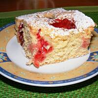 Ciasto z truskawkami lub innymi owocami
