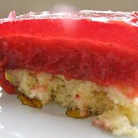 Biszkopt z masą truskawkową