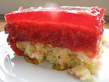 Fot. kado, Biszkopt z masą truskawkową