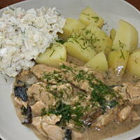 Duszona pierś w sosie grzybowo koperkowym kasiulii