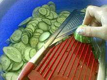 Fot. kaha87ha, sałatka z ogórków z marchewką do słoika