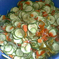 sałatka z cukini do słoika