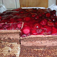 Pychotka wiśniowa z czekoladową pianką