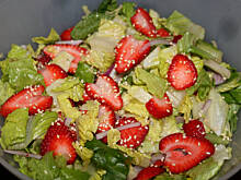 Fot. Alicja64, Sałatka Rzymianka z Truskawkami