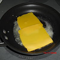 Jajecznica smażona na serze