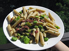 Fot. nataliap:), makaron z bobem i suszonymi pomidorkami