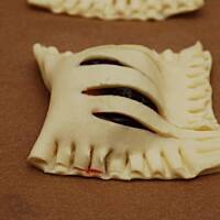 Ciastka francuskie z budyniem i konfiturami