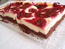 Fot. ASIAJO, sernik z wisienkami