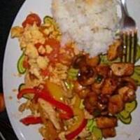 Ryż i kurczak z warzywami/ danie w stylu chińskim