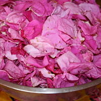 Konfitura różana z goździkami kasiuli