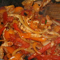 Jajeczne tosty z farszem mięsno paprykowym kasiuli