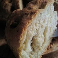 Chlebek Focaccia z ziolami i czosnkiem