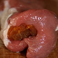 A la wędlina - polędwiczka z morelą kasiulii