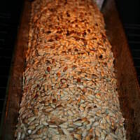 Chleb pikantny z smażonym boczkiem cebulą kasiuli