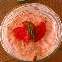 Dietetyczny twarożek z czosnkiem i warzywkami