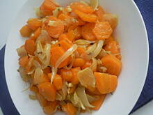 Fot. natalka1, Marchewka duszona z cebulka i czosnkiem