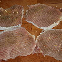 Schabowe roladki obłożone papryką kasiulii