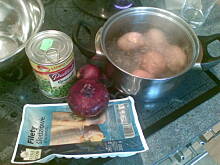 Fot. kaha87ha, sałatka ze śledzików z czerwoną cebulą