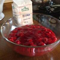 Deser krem cappuccino z wiśniami