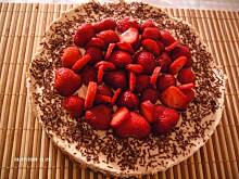 Fot. Mloda, Tort  tiramisu z bananami i truskawkami