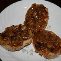 Cebula Duszona z Pieczarkami - do Pieczywa i nie Tylko