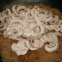 Cebula Duszona z Pieczarkami - do Pieczywa i nie Tylko