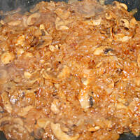 Cebula Duszona z Pieczarkami - do Pieczywa i nie Tylko