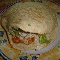 Pita z piersią z kurczaka